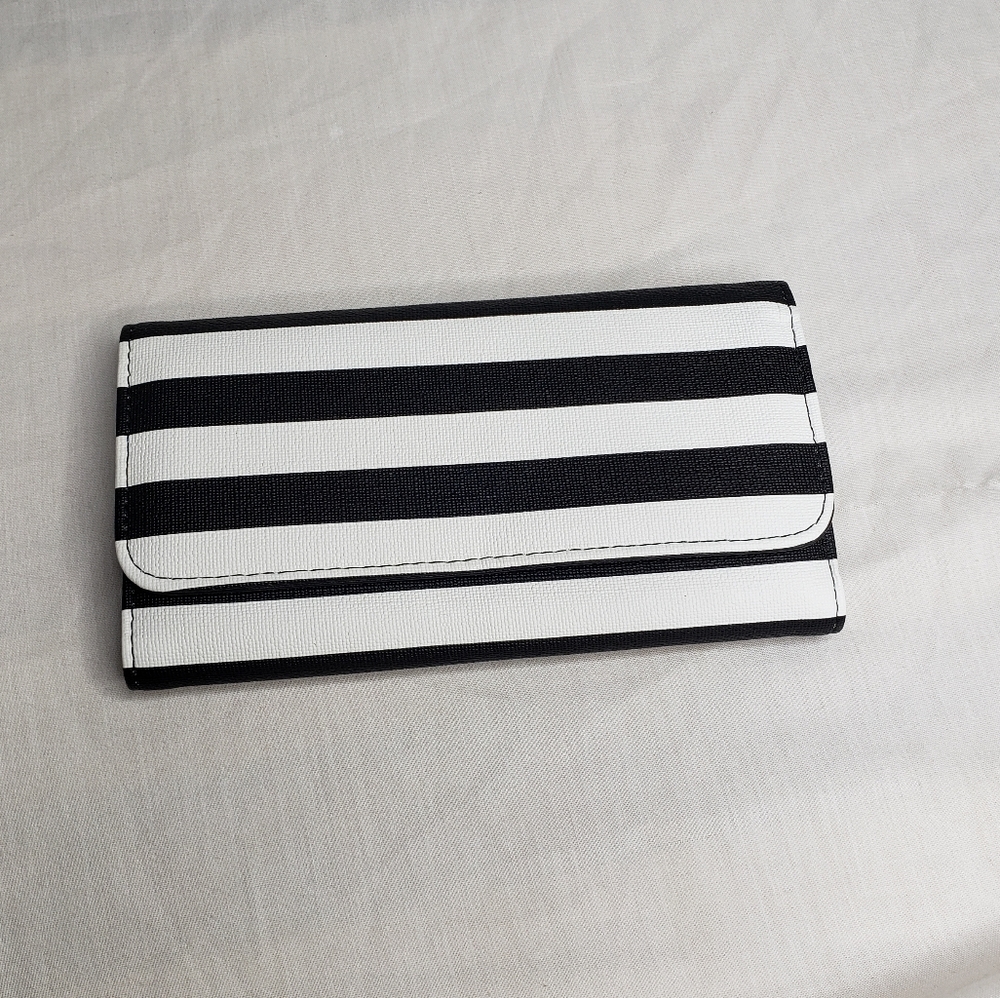 Kut from the Klot Ladies Wallet Black and White Stripes Organizer Unused